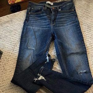 Buckle Parker ankle gal skinnies with rips